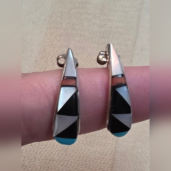 ZUNI NAVAJO  VINTAGE DESIGNER EARRINGS AND BRACELET  HERBERT TSOSIE STERLING 925 - Picture 2 of 5